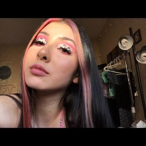 Meet your Posher, Hana